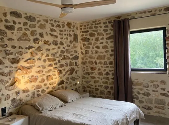 Mas Bo Regard Bruyere * Aigueze